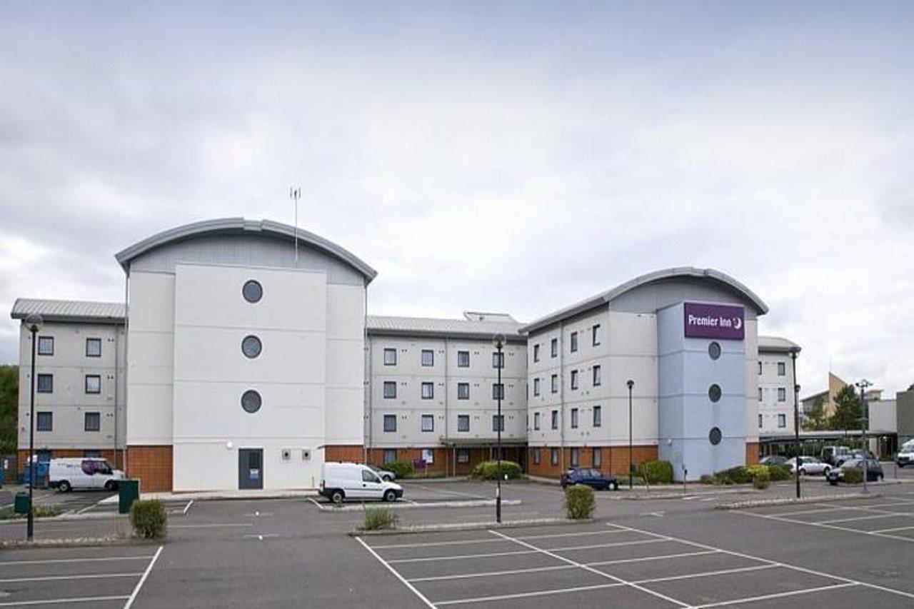 Premier Inn London Enfield Exterior foto
