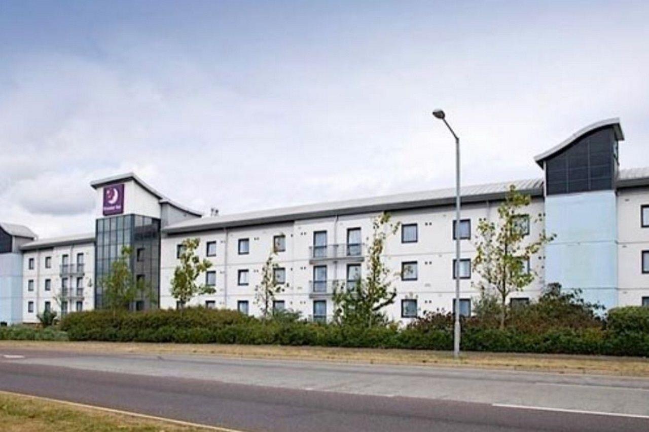 Premier Inn London Enfield Exterior foto